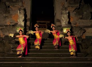 Những điệu nhảy truyền thống Bali | Kecak, Barong Legong và Janger Điệu nhảy truyền thống Bali