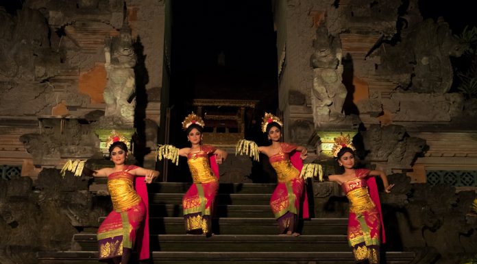 Những điệu nhảy truyền thống Bali | Kecak, Barong Legong và Janger Điệu nhảy truyền thống Bali
